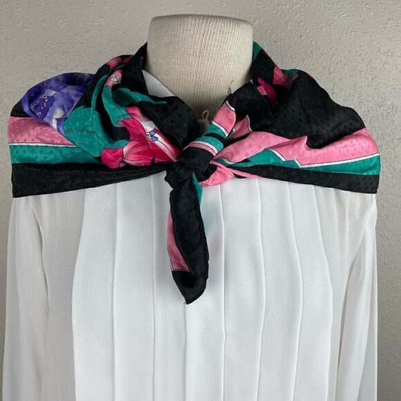 Unbranded Accessories - Colorful Floral Scarf EUC 